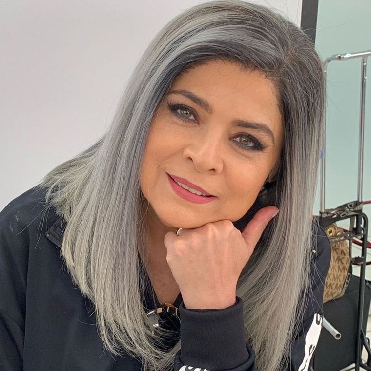 Victoria Ruffo fue captada movilizándose en silla de ruedas.