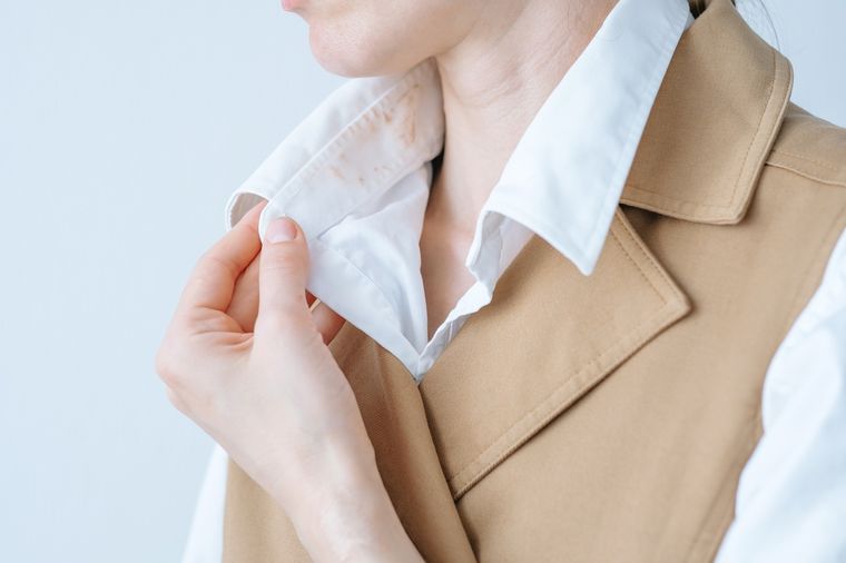 mancha maquillaje Trucos muy efectivos para sacar las manchas de maquillaje. Foto: Fuente: Shutterstock