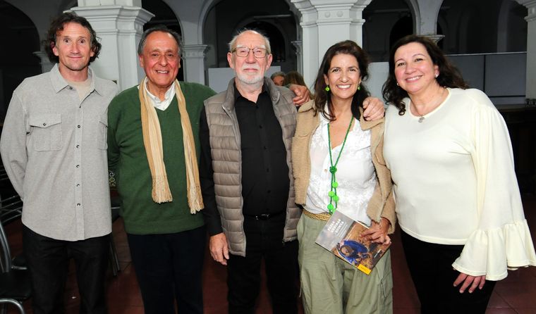 Carlos Marfil, Ramón Balmaceda, Bernardo Zunino, Jaqueline Maimone y María Sance. Carlos Marfil, Ramón Balmaceda, Bernardo Zunino, Jaqueline Maimone y María Sance.