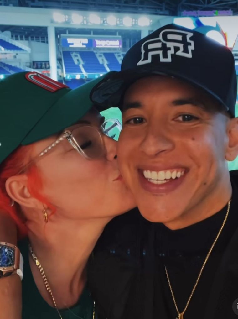 Mireddys González, la esposa de Daddy Yankee le envió mensajes de apoyo al artista.