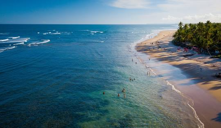 Barra Grande es uno de los pueblos costeros ideales para descansar frente al mar en la Península de Maraú. Barra Grande es uno de los pueblos costeros ideales para descansar frente al mar en la Península de Maraú.