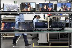 La empresa coreana Samsung retomó la producción de notebooks en Argentina después de 11 años y en julio próximo lanzará al mercado los primeros equipos con un precio 10% menor que un modelo similar tiene en el exterior, anunció hoy el director de negocios mobile de la marca, Rodolfo Romeo. Foto: Télam