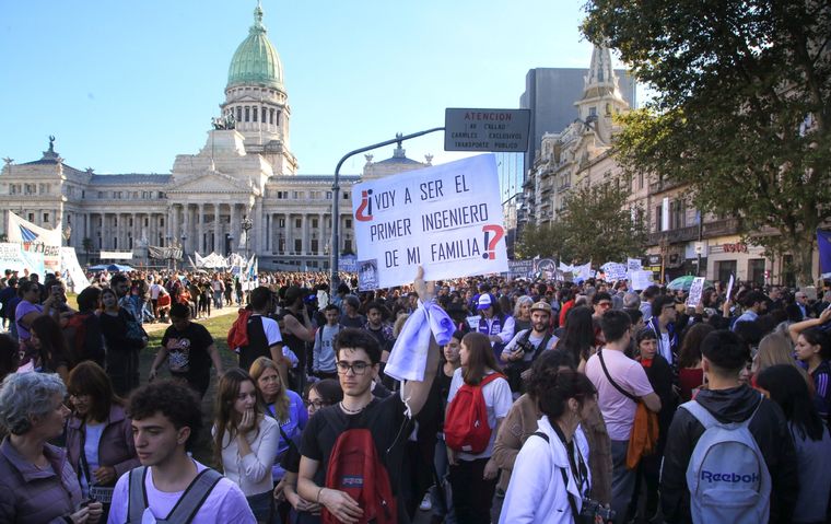 La marcha universitaria convocó a miles de personas en las calles de todo el país. Foto: na