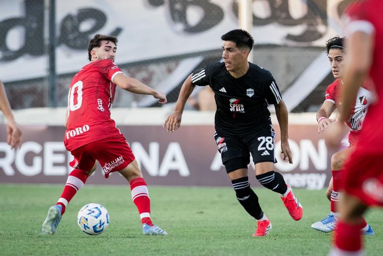 Deportivo Maipú fue eliminado por Riestra en Caseros.