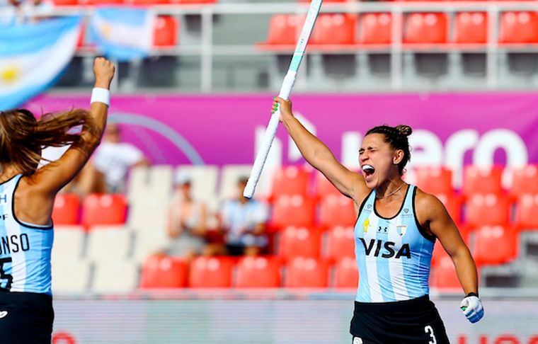 Las Leonas ganaron en el debut Argentina goleó 4 a 0 a Corea del Sur en el Mundial de hockey.