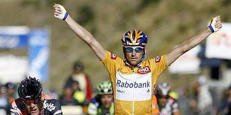 Menchov ganó la etapa más complicada en la vuelta a España y lidera la general.
