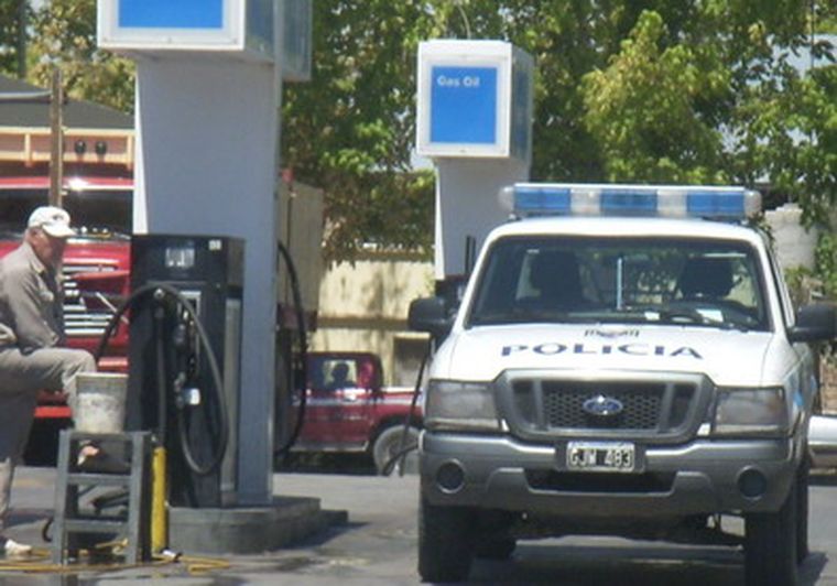 Los móviles policiales siguen con problemas de combustible.