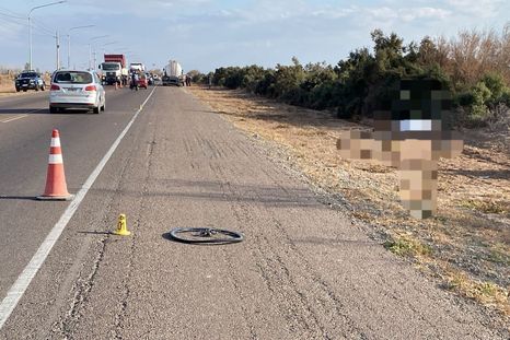 La escena del accidente en el que murió un ciclista en la ruta 24, en Lavalle La escena del accidente en el que murió un ciclista en la ruta 24, en Lavalle