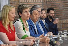 Jimena Latorre y Celso Jaque acudieron a la Legislatura. Foto: Prensa Legislatura de Mendoza