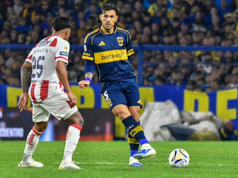 A Leandro Paredes le alcanzaron 30 minutos para mostrar toda su jerarquía y calidad para rescatar a Boca de otra noche complicada.&nbsp;