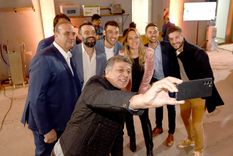 ¡A pura selfie! En la nota, todos los detalles y al final, mirá los videos y fotos. Foto: Maximiliano Ríos/MDZ