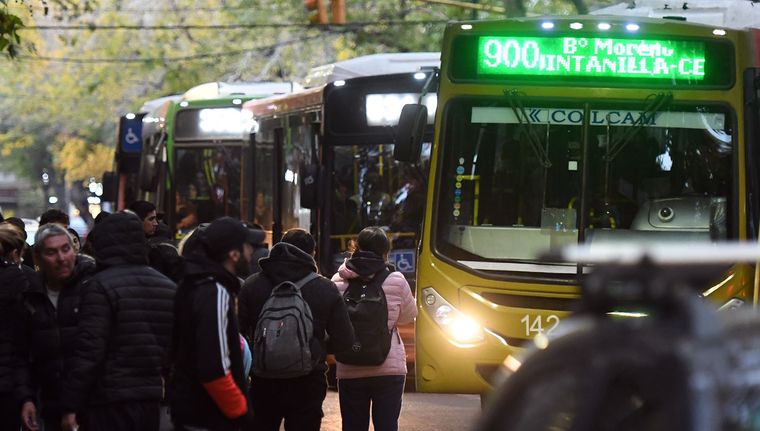 Transporte publico micro colectivo sube boleto pasajeros pasaje aumento Mendotran