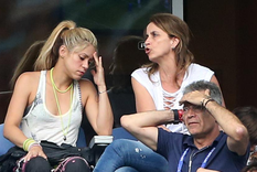Shakira habría sido traicionada por la madre de Gerard en la infidelidad con Clara Chía Martí. Foto: Getty.