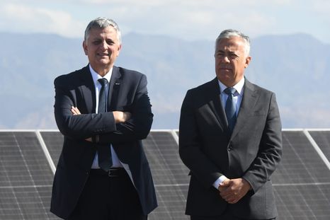 El gobernador Alfredo Cornejo valoró la inauguración del Parque Solar El Quemado. El gobernador Alfredo Cornejo valoró la inauguración del Parque Solar El Quemado.