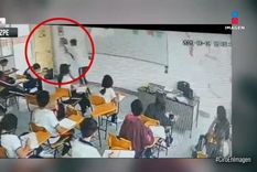 docente apuñalada México Captura del momento en que la docente es apuñalada por su alumno. Foto: Captura de pantalla.