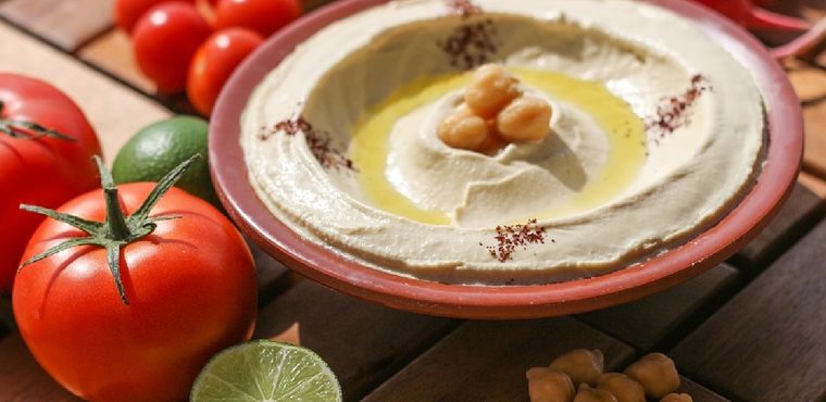 El hummus es un alimento untable muy delicioso y versátil. Foto: Pixabay - pixabay.com