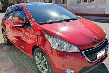 El usado del día: soñado Peugeot 208 modelo 2015