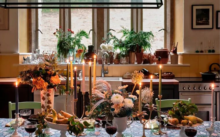 Organizar una fiesta en la que los invitados traigan regalos que ya no quieren más genera la posibilidad de que muchos de esos regalos le vengan bien a otros participantes de la fiesta. Foto: Farrow & Ball