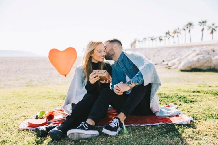 Descubre cuáles son los signos que se sentirán afectados por el amor durante esta semana Foto: Freepik