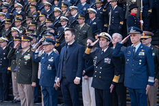 Luis Petri, en el acto junto a los jefes de las Fuerzas Armadas. Luis Petri, en el acto junto a los jefes de las Fuerzas Armadas.