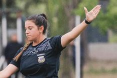Donna Porcario es la mayor referente del arbitraje femenino en la actualidad, con una larga trayectoria que marca el camino para las nuevas colegiadas.