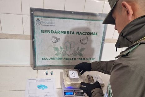 Pesaje de la cocaína hallada por Gendarmería Nacional Foto: Gendarmeria Nacional