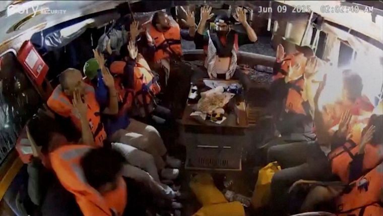 Greta Thunberg y los activistas fueron interceptados. Greta Thunberg y los activistas fueron interceptados.