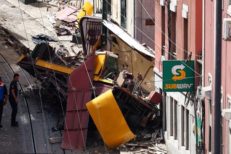 colapso como una caja de carton: los testimonios sobre el accidente de un funicular en lisboa que dejo 16 muertos colapso como una caja de carton: los testimonios sobre el accidente de un funicular en lisboa que dejo 16 muertos