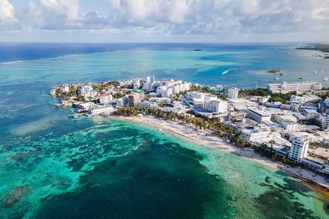 La inteligencia artificial destaca San Andrés como uno de los mejores destinos del Caribe latinoamericano. Foto: Shutterstock La inteligencia artificial destaca San Andrés como uno de los mejores destinos del Caribe latinoamericano. Foto: Shutterstock