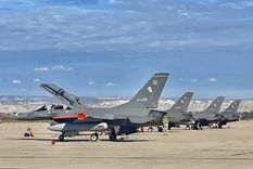 Los aviones de combate F-16 ya vuelan alto.