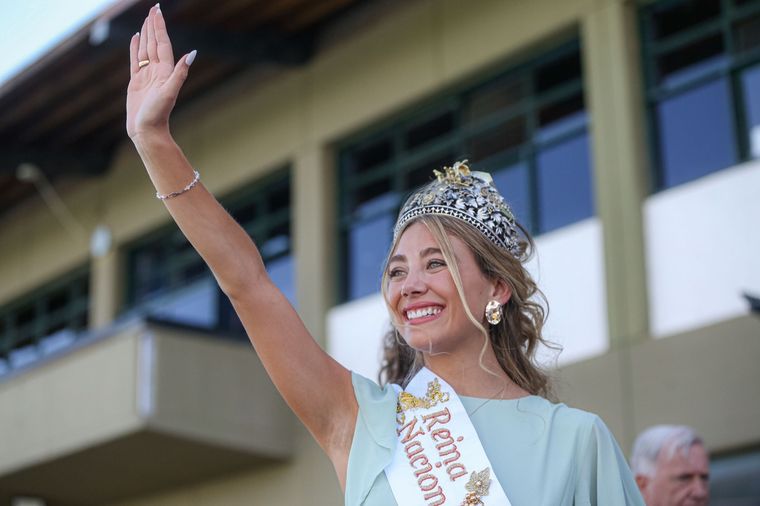Agostina Saua hizo historia al representar a la Ciudad en la máxima celebración de la Vendimia. Agostina Saua hizo historia al representar a la Ciudad en la máxima celebración de la Vendimia.