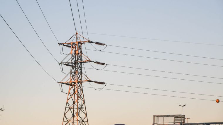 Habrá cortes de luz en ocho departamentos de la provincia este martes.