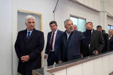Marcelo Orrego y Claudio Poggi, recorriendo junto a Alfredo Cornejo las instalaciones del Banco de Huellas Genéticas de Mendoza Foto: Gobierno de Mendoza