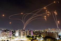 El sistema antimisiles Domo de Hierro de Israel intercepta cohetes lanzados desde la Franja de Gaza el 9 de octubre. Foto: REUTERS El sistema antimisiles Domo de Hierro de Israel intercepta cohetes lanzados desde la Franja de Gaza el 9 de octubre. Foto: REUTERS