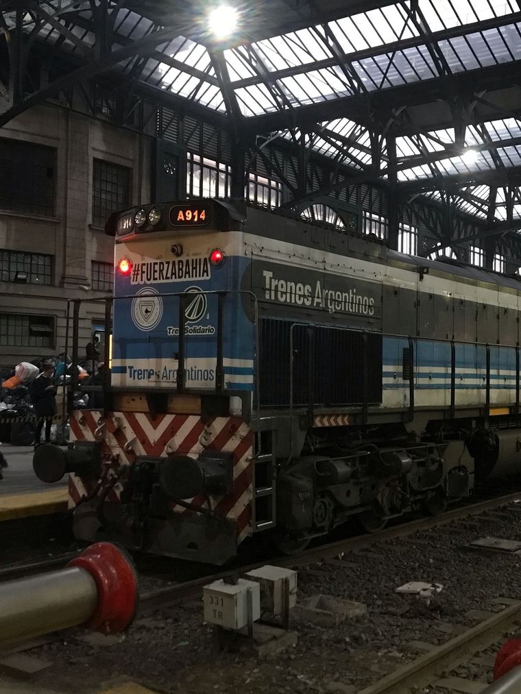 Tren Solidario en Constitución antes de ser cargado con las donaciones para Bahía Blanca Foto: Paula Bressi/MDZ