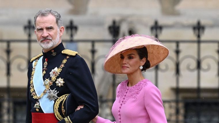 Estos fueron los looks de todos los invitados a la coronación de Carlos III Foto: Vanitatis