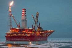 La guerra en Ucrania podría terminar si los países de Occidente dejaran de comprar petróleo y gas de Ruisa, afirma el exasesor económico del presidente Putin. Foto: ANADOLU / GETTY