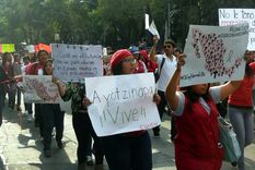 los papas de los 43 alumnos mexicanos: sin evidencias, estan vivos