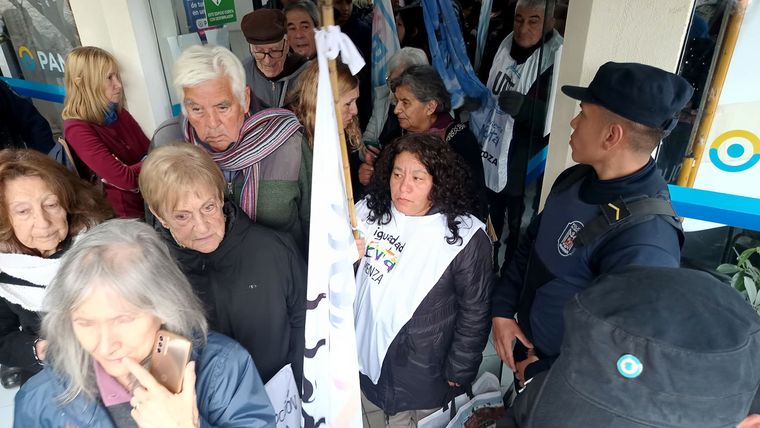 Los gremios de PAMI se unieron por un reclamo salarial. 