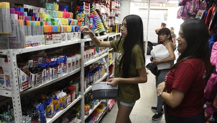 Todavía hay tiempo de colaborar para que 160 chicos tengan sus útiles escolares. Foto: Juan Mateo Aberastain Zubimendi