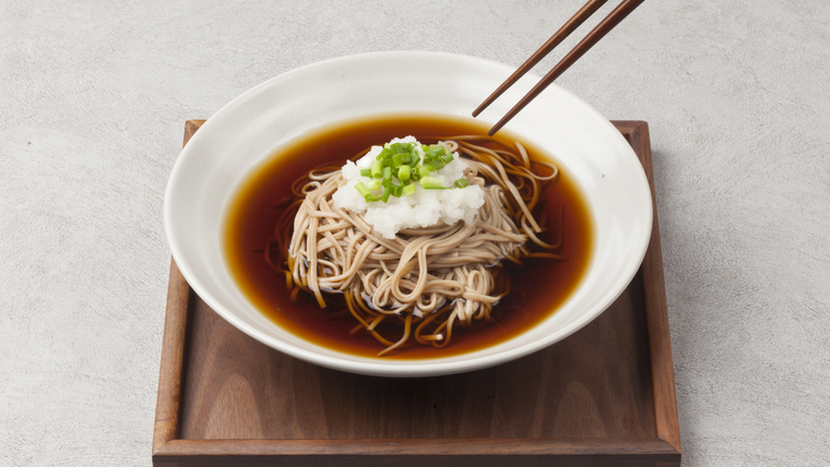 Esta sopa fría es la sensación del verano: soba japonesa ¡una delicia total!