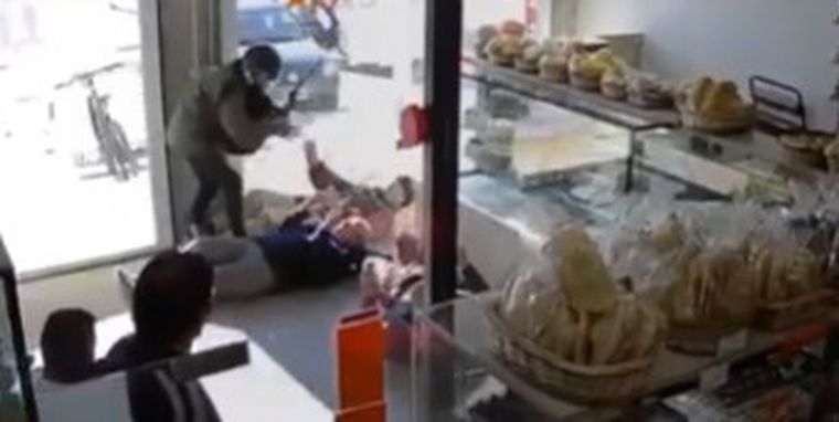 El robo ocurrió en una panadería ubicada en la avenida Colón y calle 220.