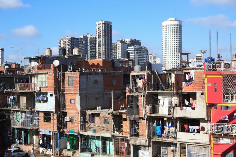 Situación de los barrios populares y las obras de urbanización, a partir de la reducción presupuestaria del FISU que pasó del 9% al 0,3% Foto: Shutterstock