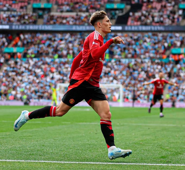 Alejandro Garnacho fue criticado por Bernardo Silva. Foto: @garnacho7