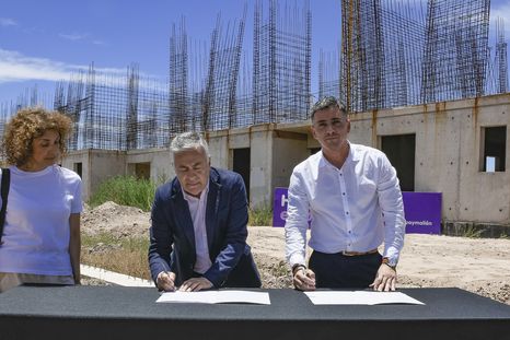 Guaymallén es el primer municipio del país en obtener la tenencia del Procrear. Guaymallén es el primer municipio del país en obtener la tenencia del Procrear.