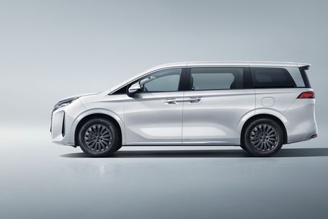 BYD M9