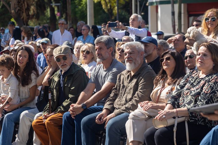 El cierre fue un momento único donde vecinos y artistas consagraron el pilar de la identidad cultural cuyana. El cierre fue un momento único donde vecinos y artistas consagraron el pilar de la identidad cultural cuyana.
