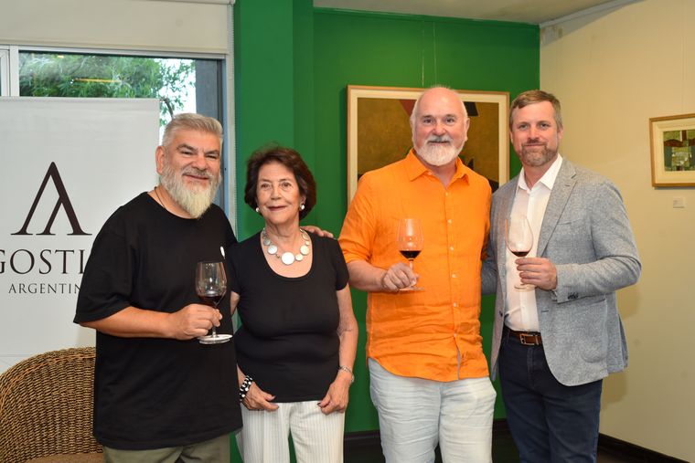 Osvaldo Gross presentó su nuevo libro en Mendoza. No te pierdas la galería y fotos al final de la nota.