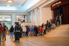 Los espectadores ingresan a la sala Piazzolla del complejo Auditorium Foto: Festival Internacional de Cine de Mar del Plata Los espectadores ingresan a la sala Piazzolla del complejo Auditorium Foto: Festival Internacional de Cine de Mar del Plata