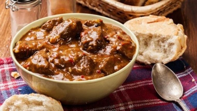 Admira este delicioso guiso de cordero ¡a todos les encantará!